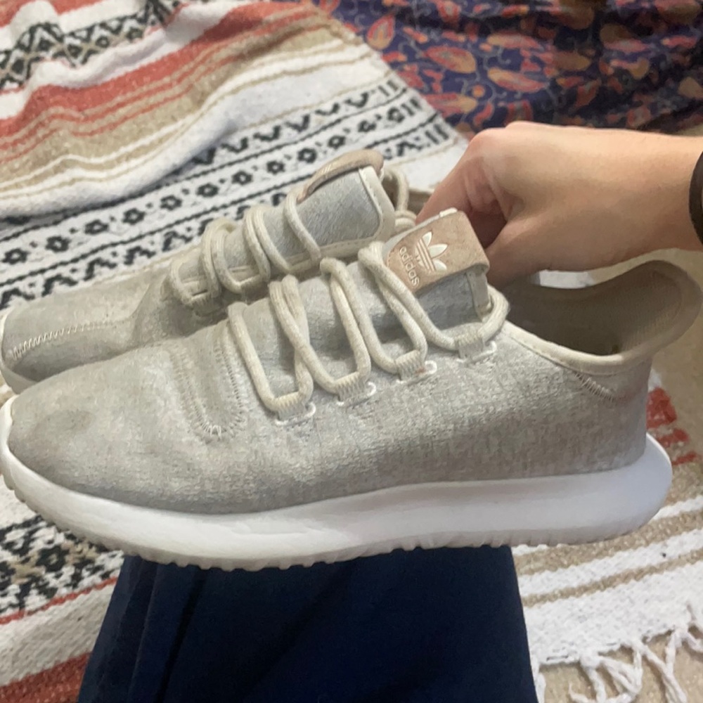 adidas tubular shoes size 6